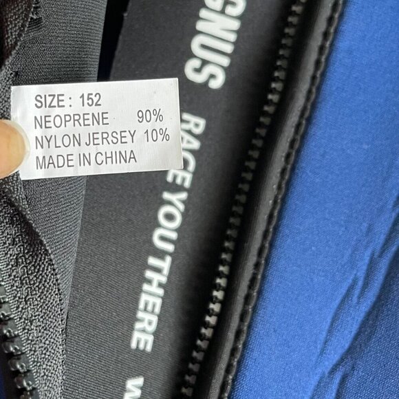 Team Magnus Blue and Green Wet Suit Size 152 (11-12 yrs old) - Picture 4 of 7